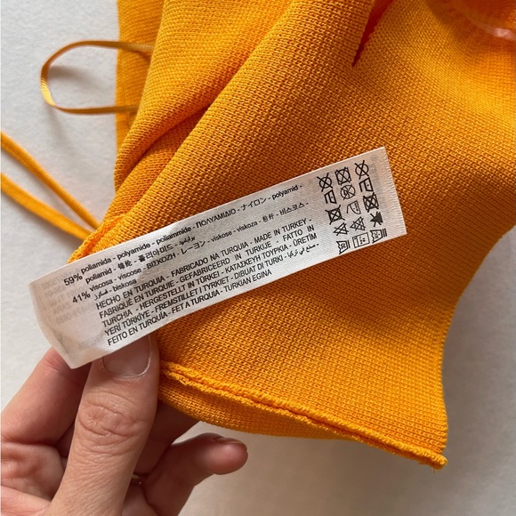 Zara halter top with cut out - Picture 4 of 4